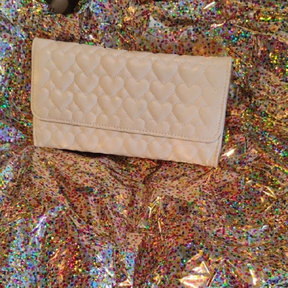 Elegant White Quilted Women's Clutch